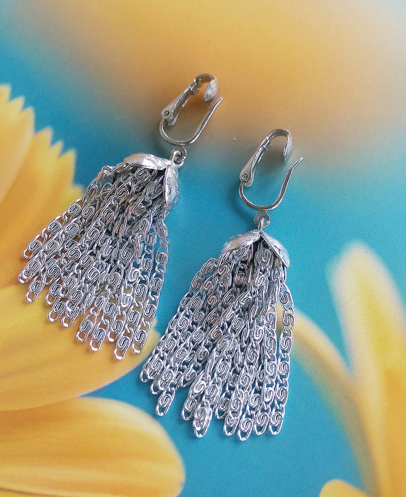 Vintage Jewelry 西洋古董飾品 SARAH COV 銀色調 流蘇 夾式耳環 - 耳環/耳夾/耳骨夾 - 其他金屬 金色