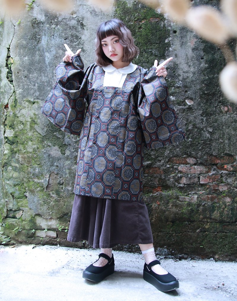 Back to Green :: Japan comes back to the classical window puzzle vintage kimono (KBI-35) - เสื้อแจ็คเก็ต - ผ้าฝ้าย/ผ้าลินิน 