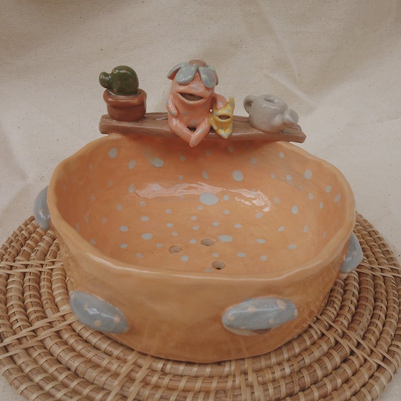 Handmade ceramic pot with GAU GUNG :)