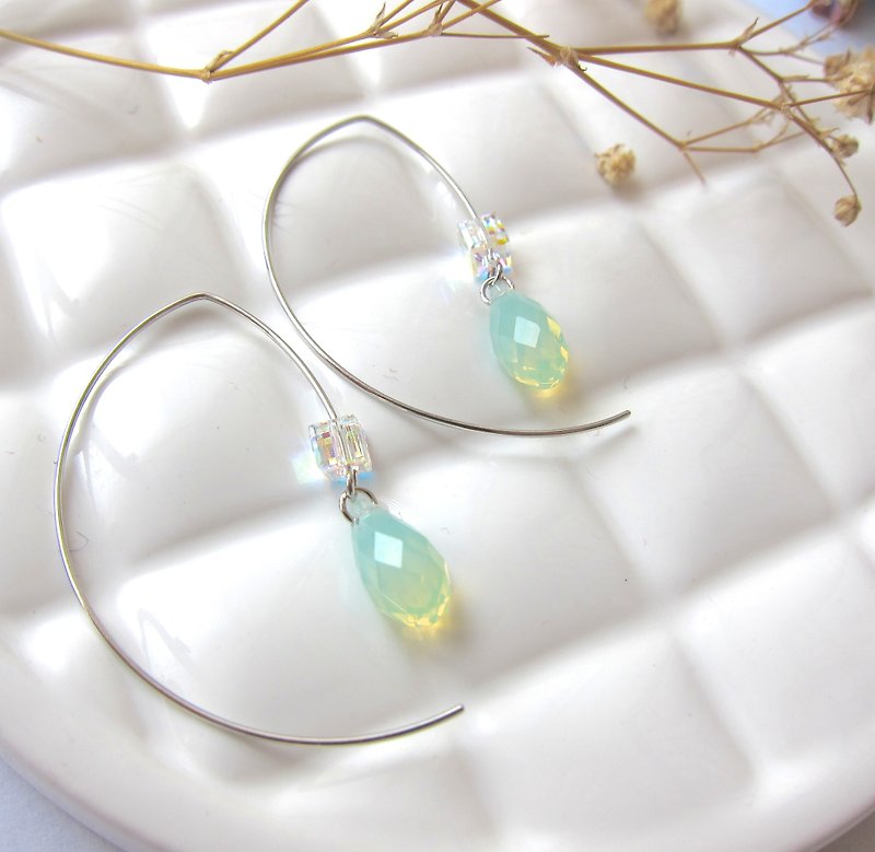 Secretly tell you, Miss Hao Fan Swarovski Crystal - Earrings & Clip-ons - Other Materials Green