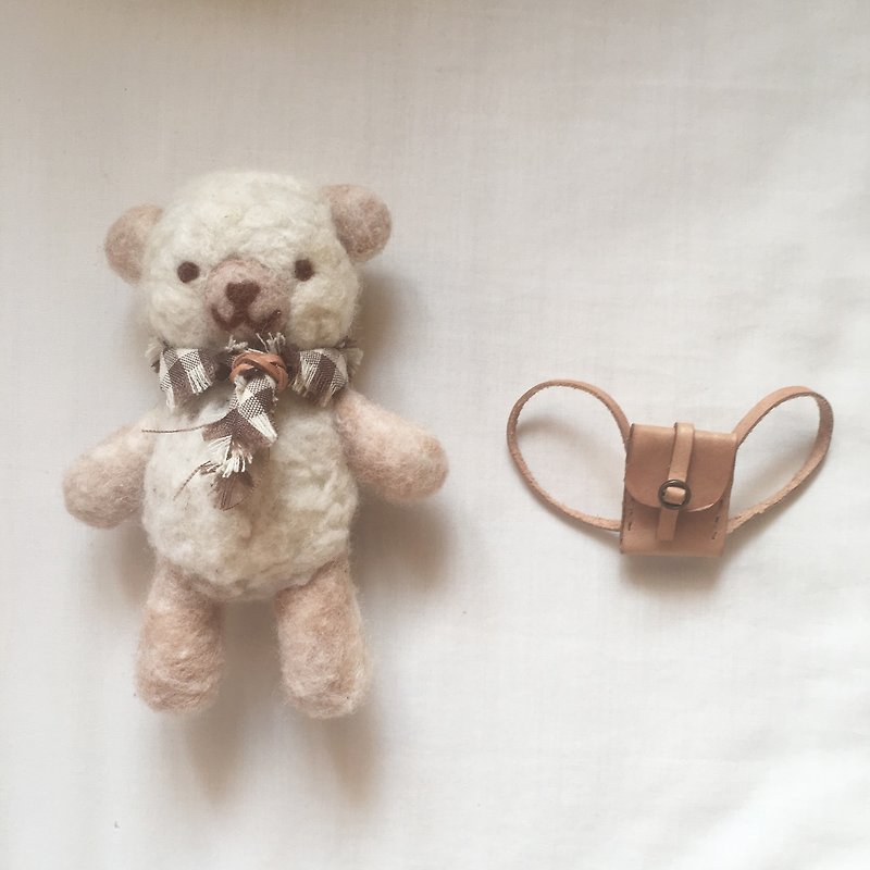 Travel with Mee - white bear - Stuffed Dolls & Figurines - Wool Khaki