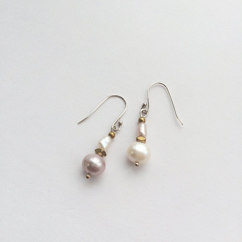 天然珍珠系列｜雙色珍珠撞色純銀耳環 - 耳環/耳夾 - 寶石 粉紅色