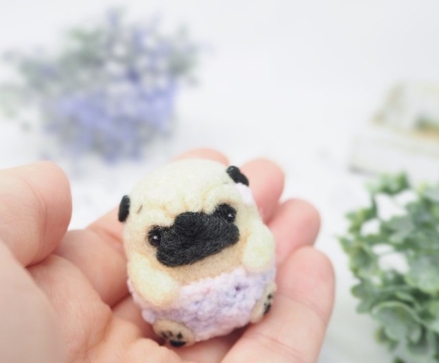 紫陽花パンツのまゆパグの赤ちゃん(フォーンパグ・黒パグ) 羊毛
