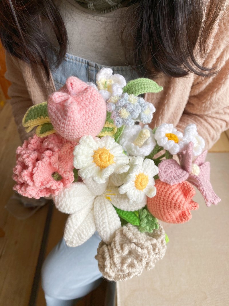 【好日手作】 春日爛漫細緻手工編織花禮求婚花束捧花 - 乾燥花/永生花 - 棉．麻 多色