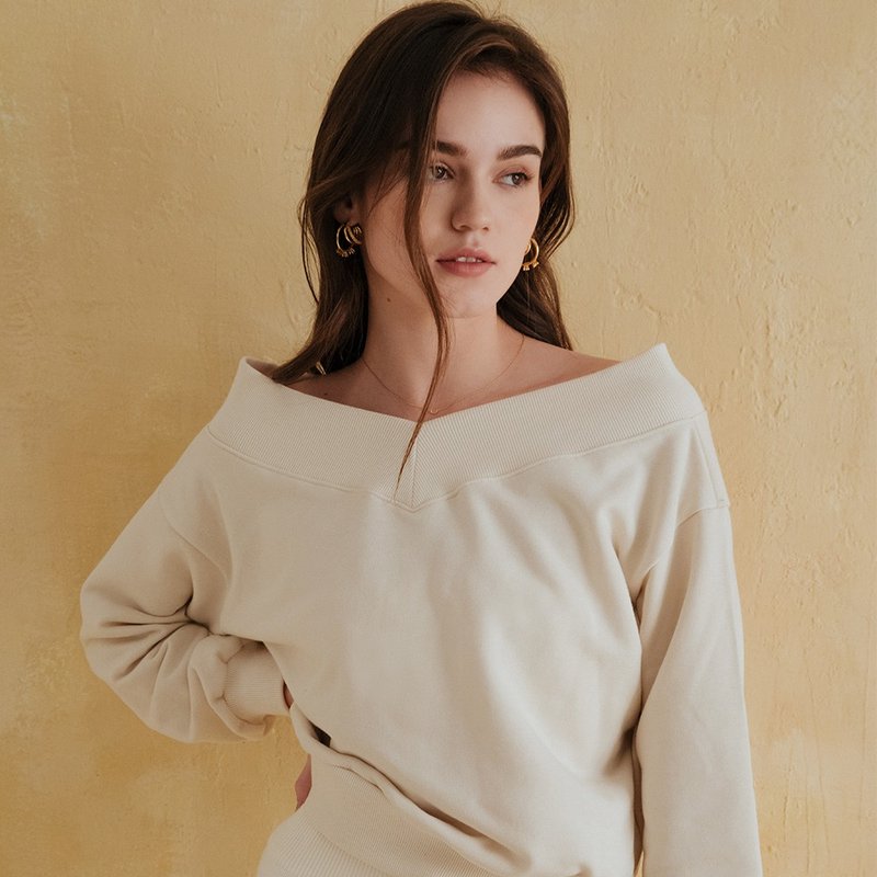 【CReAM】V-Neck Line-neck Off-Shoulder Flat Top Long-Sleeve T-Shirt Cotton Women's Top (Beige/Black) - Women's Tops - Cotton & Hemp 