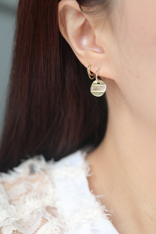 CHARIS GRACE 14K Wave Coin Earring 波浪錢幣耳扣耳環(內徑8mm)