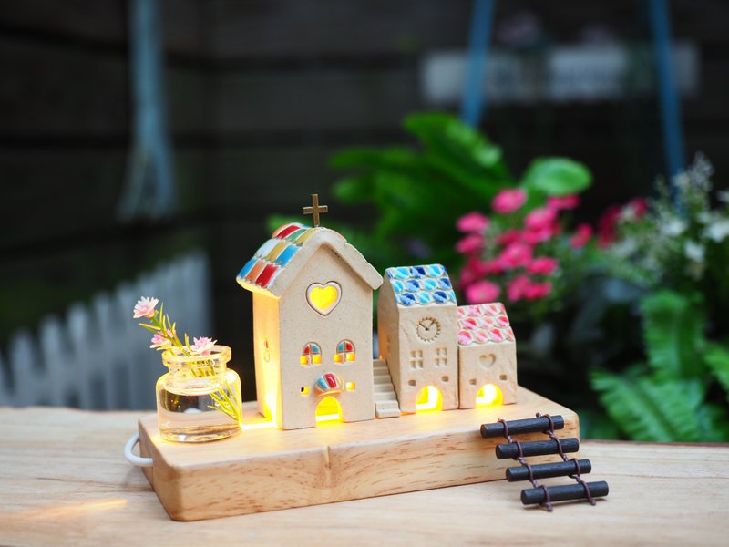 Handmade Ceramic House with Lighting, Set of 6 - ของวางตกแต่ง - ดินเผา หลากหลายสี