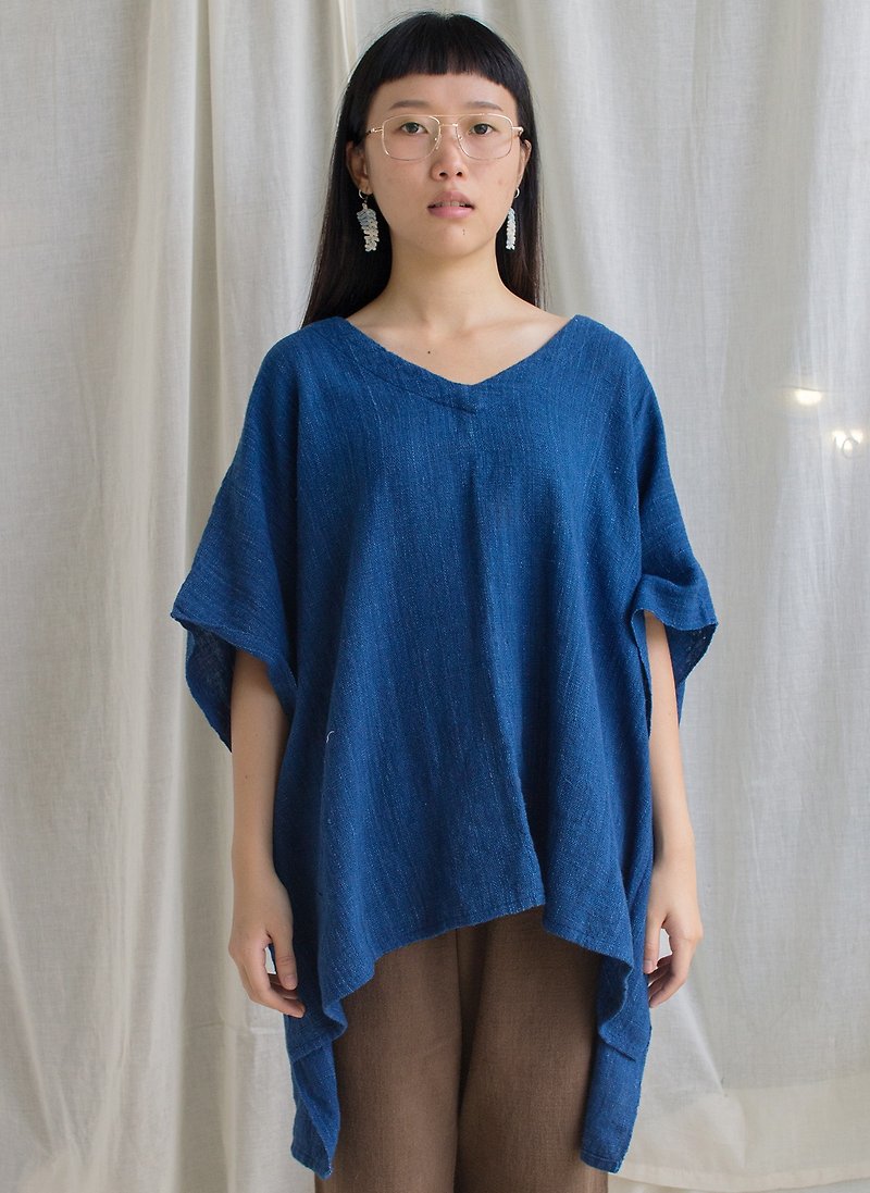 linnil: Indigo blue blouse / handwoven cotton - 女上衣/長袖上衣 - 棉．麻 藍色