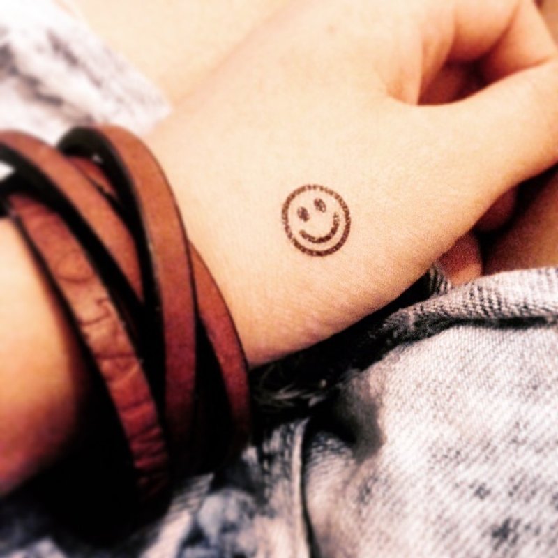 OhMyTat 小哈哈笑臉符號 Smiley Symbol 刺青圖案紋身貼紙 (6 張) - 紋身貼紙 - 紙 黑色