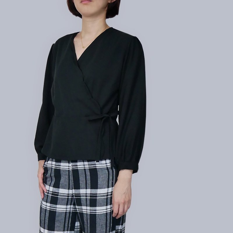 Black Tencel Cotton Front Cardigan Top - เสื้อผู้หญิง - ไฟเบอร์อื่นๆ สีดำ