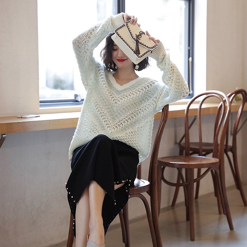 Long-sleeved V-neck sweater / sweater / knit top - white green - Women's Sweaters - Polyester White