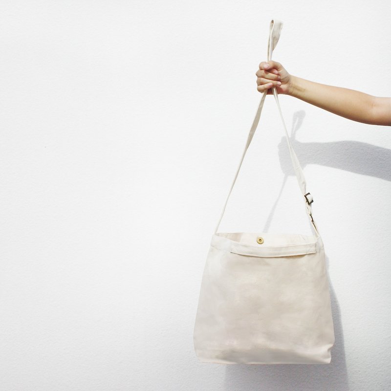 【素面款】米白短把橫式兩用袋+磁釦 | 長背帶可調整_台灣製布包 - 側背包/斜孭袋 - 其他材質 白色