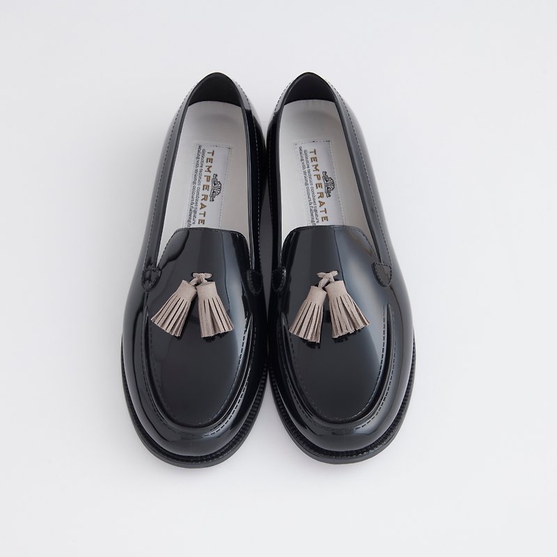 TODD (BLACK / GREY)　PVC素材タッセルローファーシューズ PVC TASSEL LOAFER レインシューズ　RAIN SHOES - 女款休閒鞋 - 防水材質 黑色