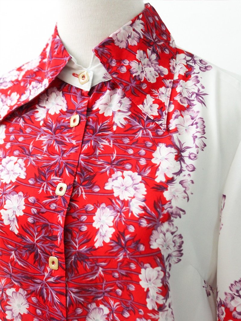 【RE0720T074】 Japanese-made retro red flowers little-sleeved antique shirt - Women's Shirts - Polyester Red