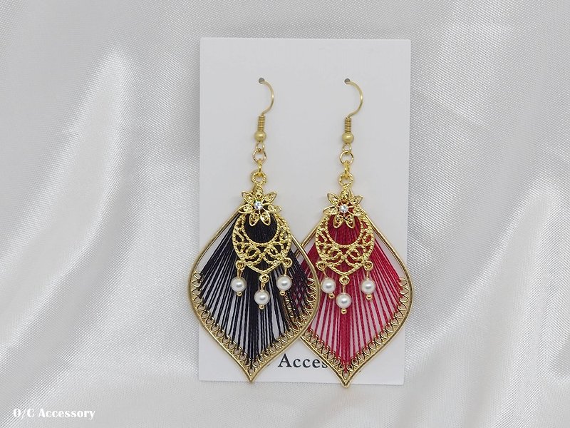 Classical luxury shape pearl earrings - ต่างหู - โลหะ สีแดง