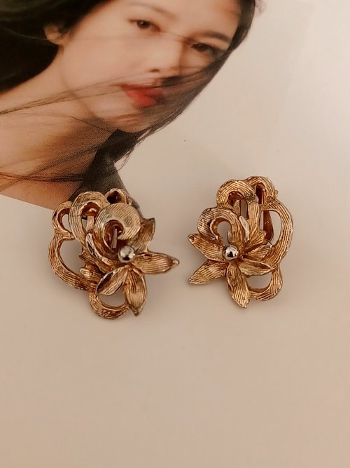 老時光製造所 vintage jewelry 古董金色小花夾式耳環