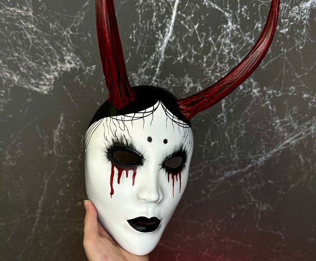 ゴースト・オブ・ツシマ 伊代ボスの角付き仮面 日本の般若の仮面 芸者