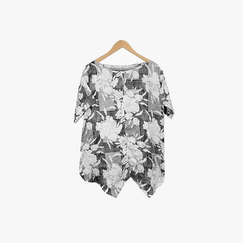 Dislocated vintage/black and white flower irregular top no.087B1 vintage - Women's Tops - Polyester Black