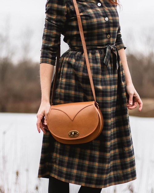 MONO handmade leather shoulder bag