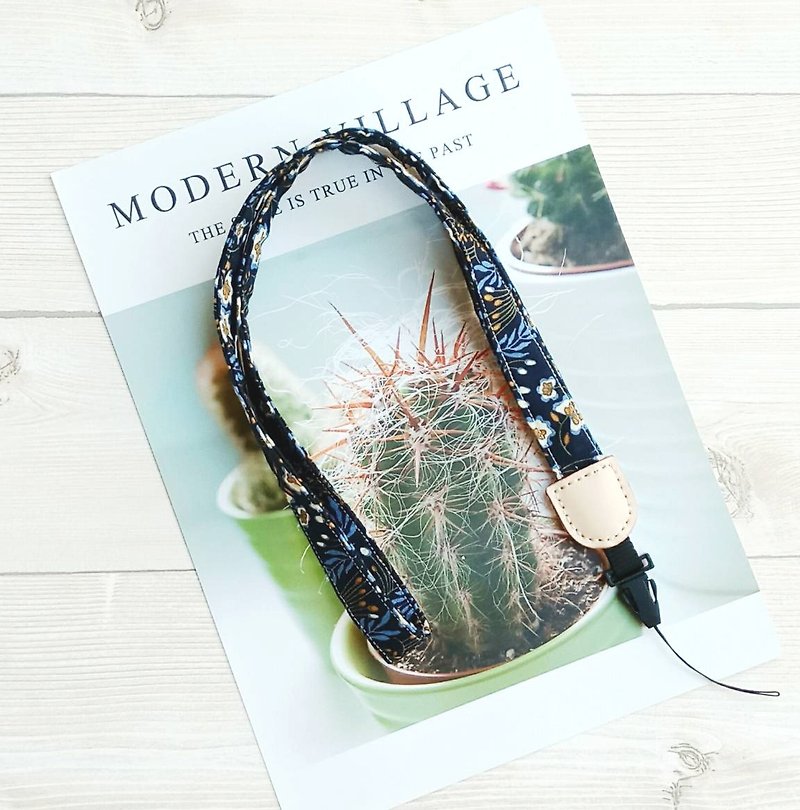 [Customized mobile phone strap] Korean flowers-leather version - อุปกรณ์เสริมอื่น ๆ - ผ้าฝ้าย/ผ้าลินิน สีน้ำเงิน