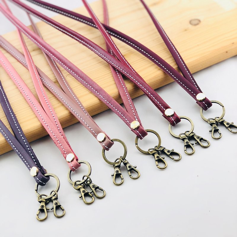 There are styles. Leather neck rope - Identification card / key ring / Easy card - Other - Genuine Leather Multicolor