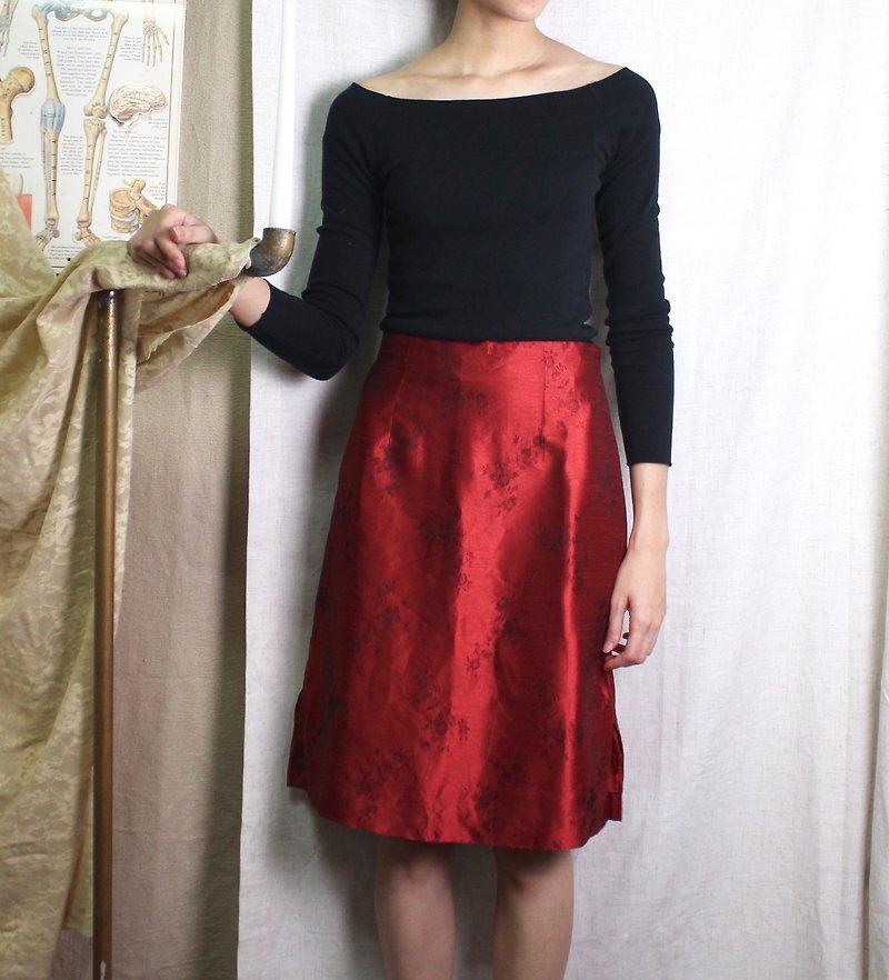 FOAK metallic red rose embroidered skirt - กระโปรง - วัสดุอื่นๆ สีแดง