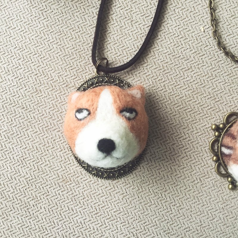 World-weary Animal Necklace-White-eyed Corgi White-eyed Dog Year Dog Necklace - สร้อยคอ - ขนแกะ สีส้ม