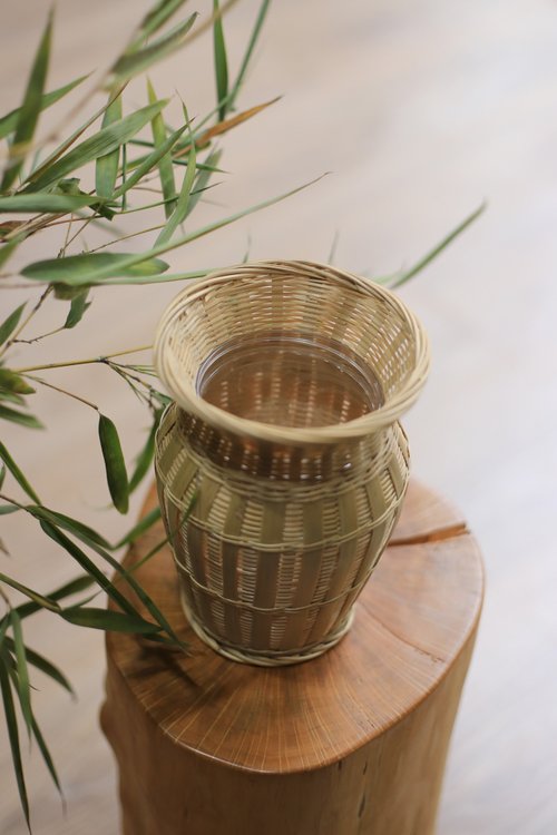 70年代、中国の竹編みの花瓶 image7812.gif