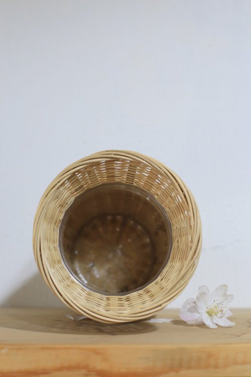 70年代、中国の竹編みの花瓶 image7812.gif