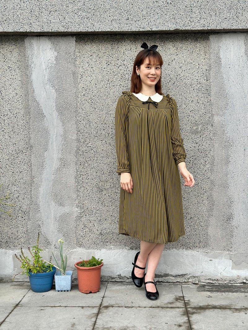 Bee Stripe Chiffon Dress - ชุดเดรส - เส้นใยสังเคราะห์ หลากหลายสี