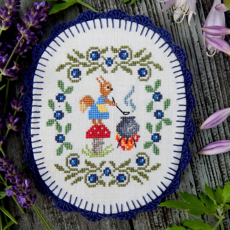Squirrel cross stitch pattern Blueberry cross stitch pattern Animals crossstitch - 手工藝教學/工具書 - 其他材質 