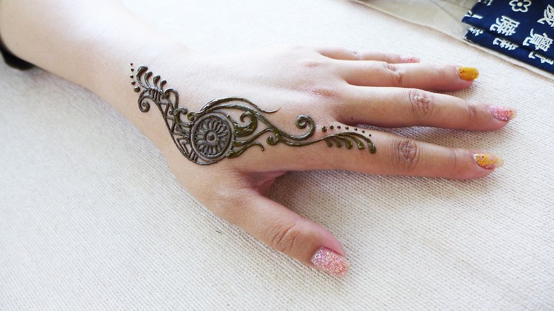 HENNA Indian Body Painting - Other - Pigment 