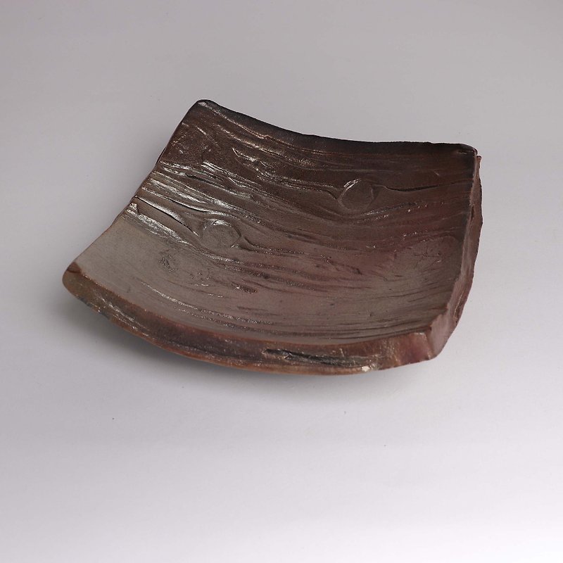 Ming bud kiln l Chai burning stream Xin wood grain square plate - Plates & Trays - Pottery Brown