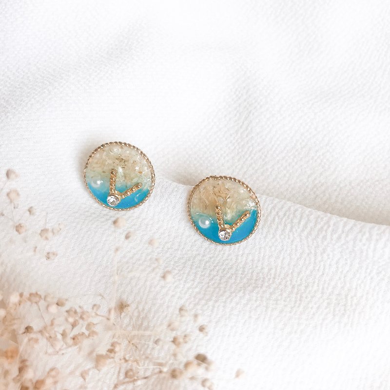 vacation shimmer coast earrings / can be clipped - Earrings & Clip-ons - Resin Blue