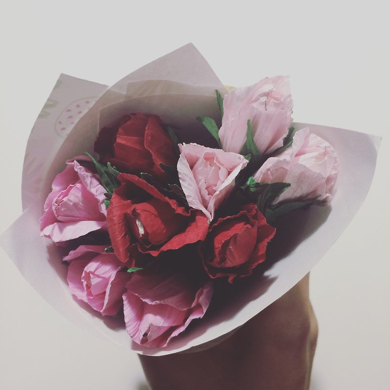 Leidiadeリタ/古典的な手作りのピンクの紙の花バラの小さな花束を/イタリアの輸入包装紙/カートン・ローゼズ/バレンタインデー/誕生日/結婚式/母の日/屋外の写真/卒業/告白 - 観葉植物 - 紙 ピンク