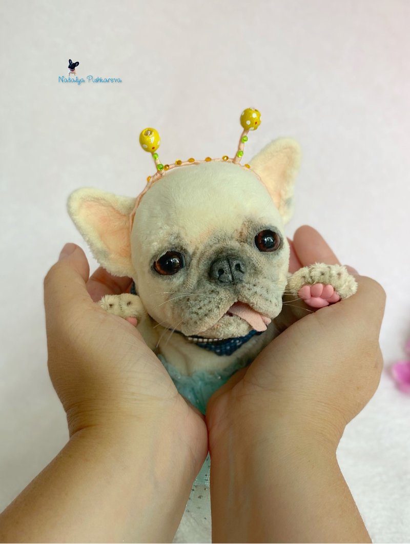 灰色法国斗牛犬逼真的玩具小狗 - 公仔/玩偶 - 聚酯纖維 金色