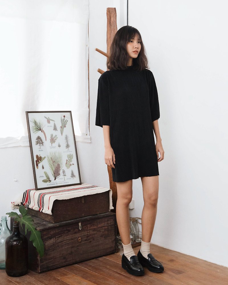 MINIMAL BLACK PLEAT OVERSIZED DRESS WITH HIGH NECK AND SHORT SLEEVE - One Piece Dresses - Other Materials Black