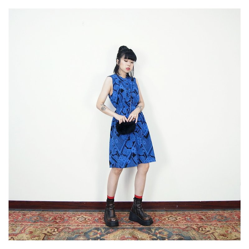 A‧PRANK :DOLLY :: Retro VINTAGE Blue Petals Black Line Flower Sleeveless Vintage Dress (D804057) - ชุดเดรส - ผ้าฝ้าย/ผ้าลินิน สีน้ำเงิน