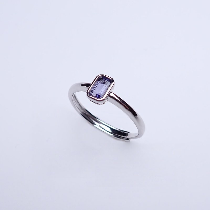 Solitaire Emerald Turned Sterling Silver Ring - แหวนทั่วไป - เงิน สีน้ำเงิน