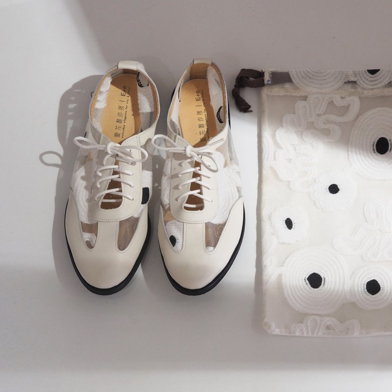 愛花行旅- 空氣夏花布旅鞋 - 娃娃鞋/平底鞋 - 真皮 白色