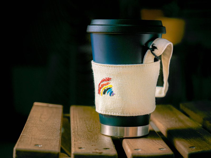 蠟筆風格彩虹 手工刺繡杯套 Handmade embroidery 客製化 晴好物 - 飲料提袋/杯套 - 棉．麻 多色