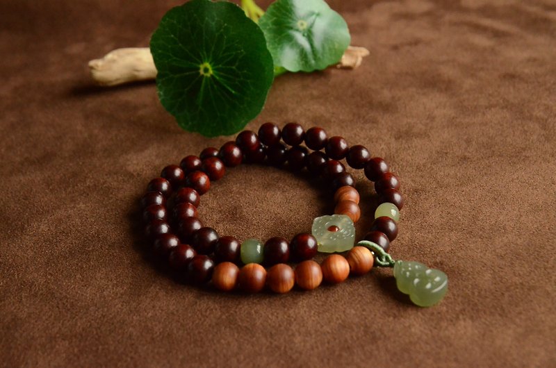 [Tingfu] Natural small-leaf red sandalwood aged thuja and Tian jade gourd double-circle bracelet - Bracelets - Wood 