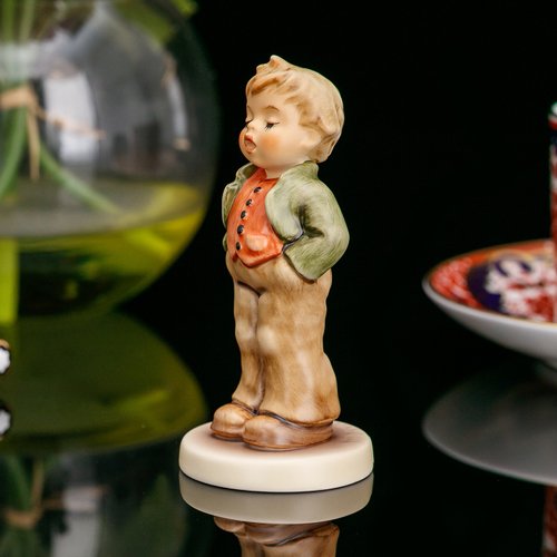 絶版★美品★ゲーベル★フンメル人形★アコーディオンを弾く少女★ビンテージ★送料無 絶版☆美品☆ゲーベル☆フンメル人形☆アコーディオンを弾く少女