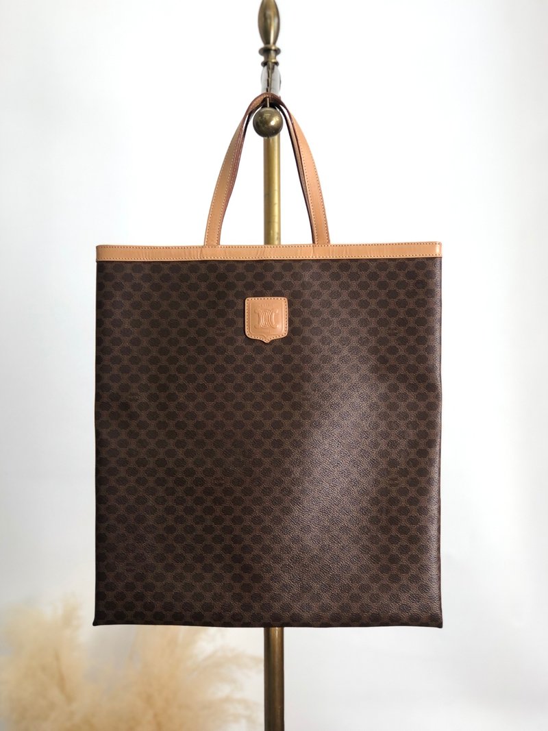 【 日本直送　名牌中古包 】CELINE セリーヌ マカダム トートバッグ ブラウン ブラゾン型押し PVC レザー vintage ヴィンテージ ppb7ty - 手提包/手提袋 - 防水材質 咖啡色