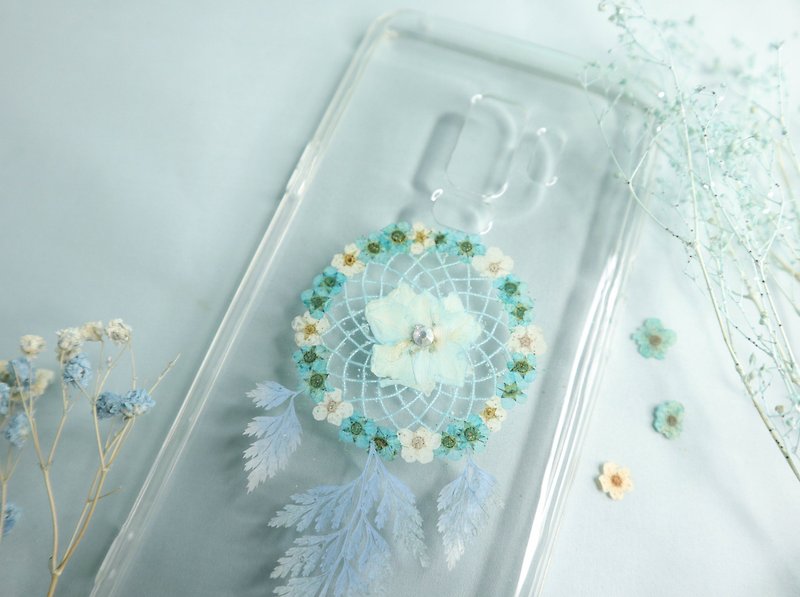 Pressed Flower Dreamcatcher Phone Case | Blue & Off-White - เคส/ซองมือถือ - พืช/ดอกไม้ สีน้ำเงิน