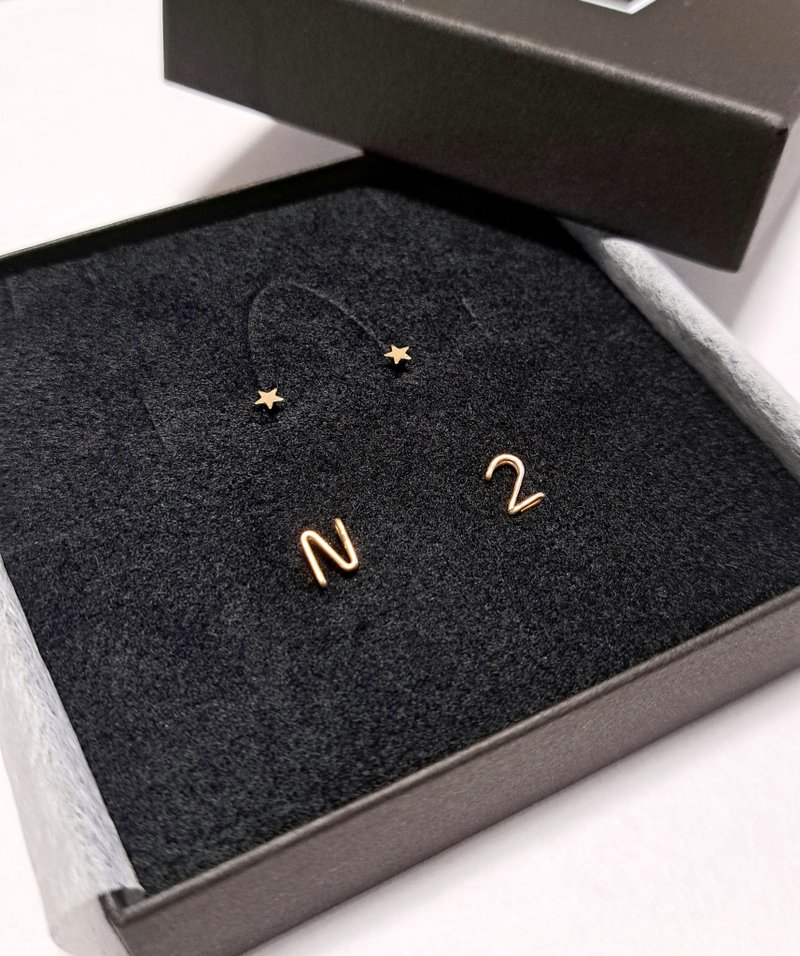 Holiday Limited Set Number & Initial Earrings and Star Earrings Set - ต่างหู - โลหะ สีทอง