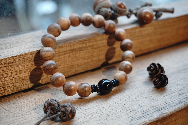 Natural sandalwood bracelet/can be worn by men and women - Bracelets - Wood 