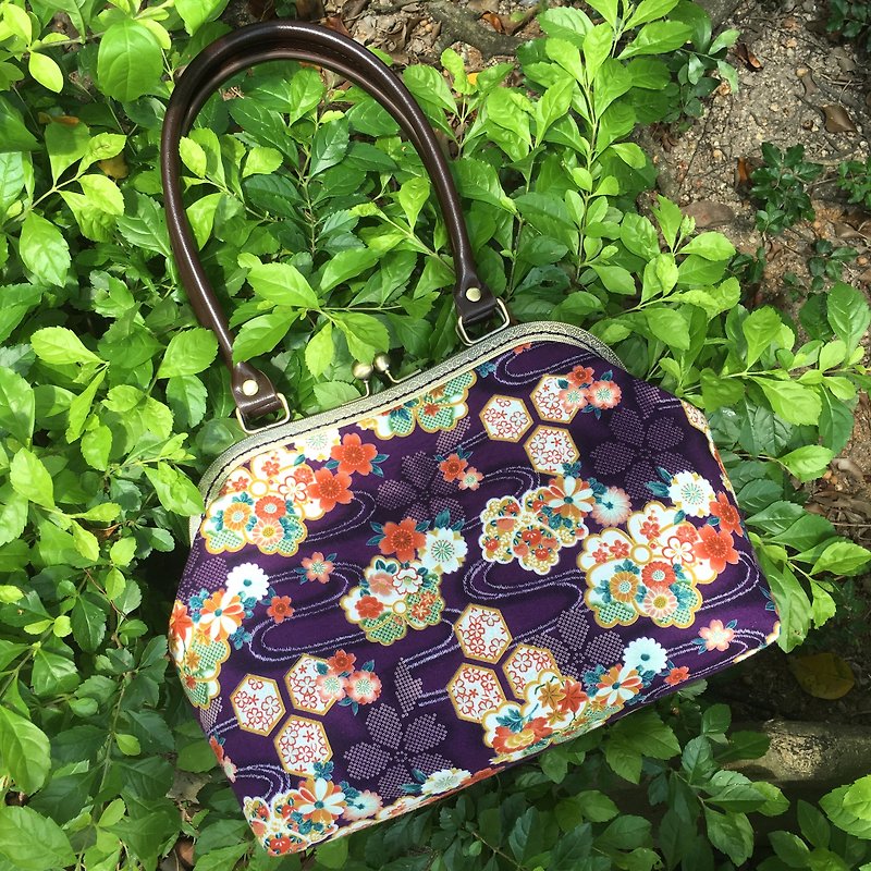 Japanese Floral 25cm Kisslocked Bag - กระเป๋าถือ - ผ้าฝ้าย/ผ้าลินิน 