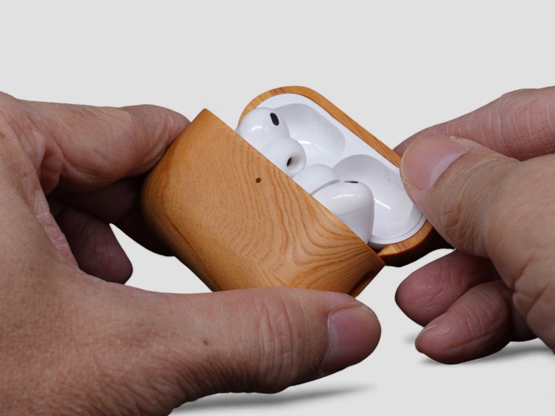 【無料カスタマイズサービス】台湾ヒノキ AirPods全シリーズ 無垢材保護ケース - イヤホン収納 - 木製 ゴールド