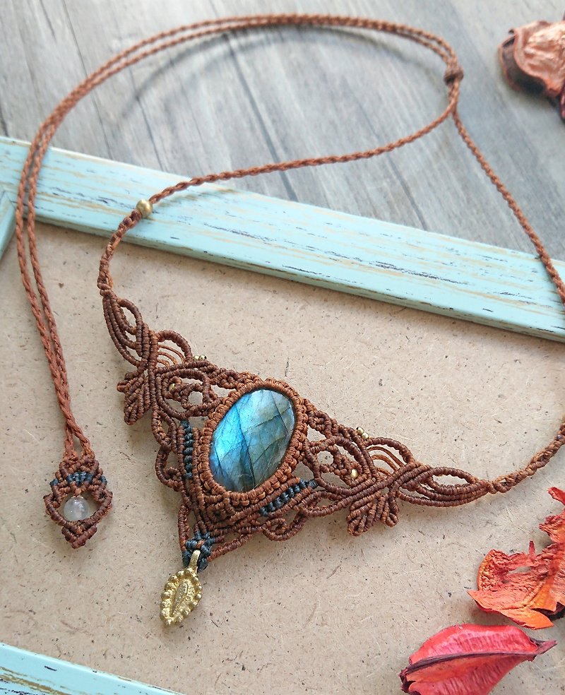 Misssheep N73 - Handcrafted Macrame Necklace with Labradorite Gemstone - Necklaces - Other Materials Brown